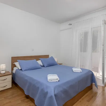 Holiday home 3 Bedroom Pet Friendly In Supetarska Draga
