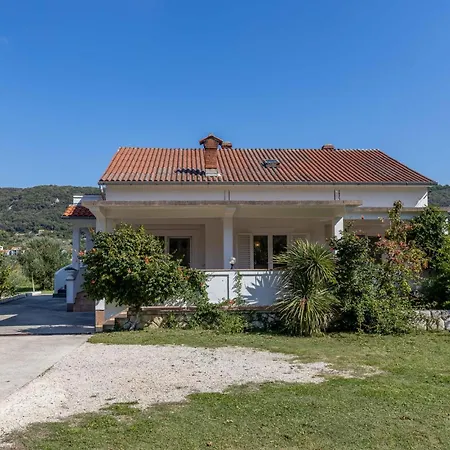 3 Bedroom Pet Friendly In Supetarska Draga