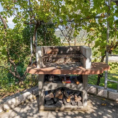 3 Bedroom Pet Friendly In