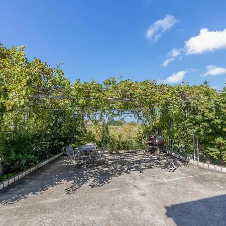 Holiday home 3 Bedroom Pet Friendly In *