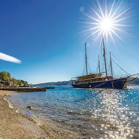 Holiday home Cozy In With Wifi Supetarska Draga